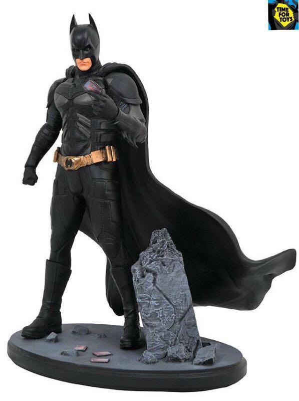 Diamond select sales batman statue