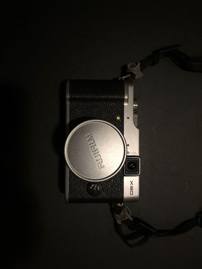 Fuji X20 (Category: Lens & Kits) located in Makati City. Submitted by milesque (Listing ID 198626116, Image 1). Description: Used fujifilm x20 Comes with original battery and charger Very good condition.