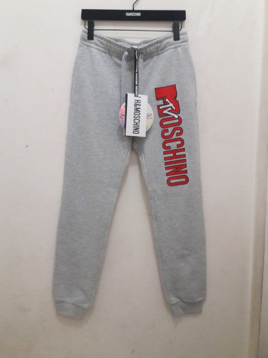 H\u0026M x MOSCHINO SWEATPANTS, Fesyen Pria 