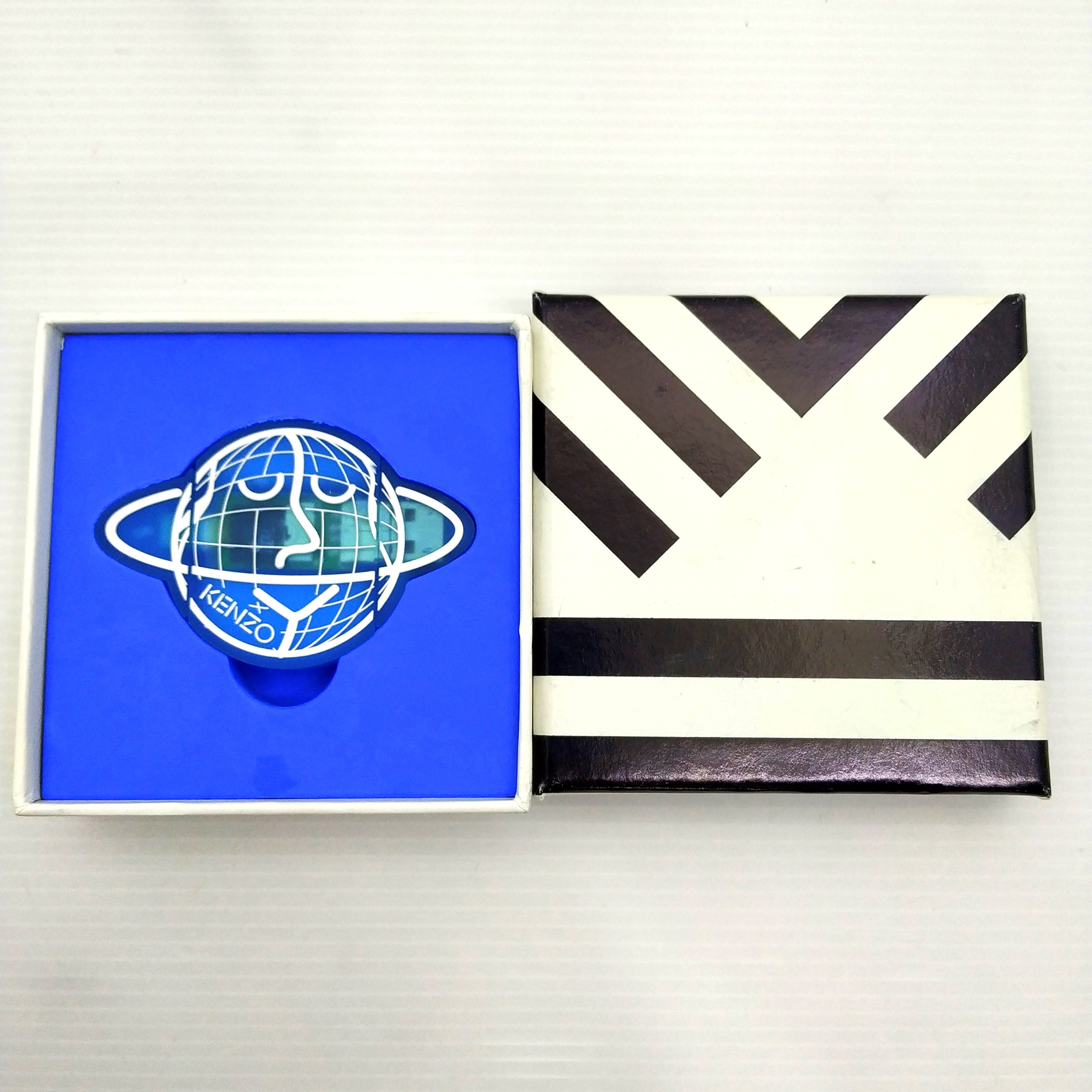 Kenzo usb top