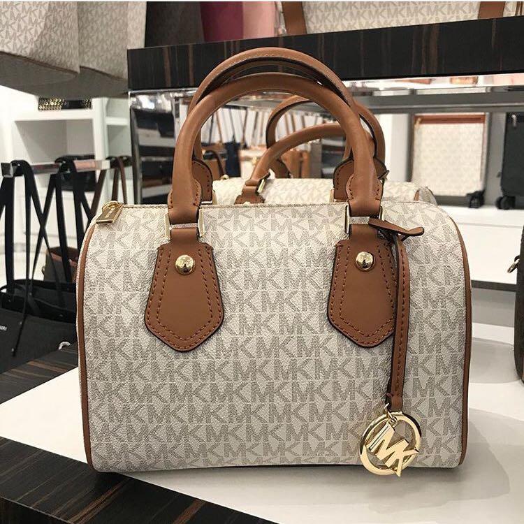 Michael Kors Aria Small Top Crossbody Leather in Vanilla