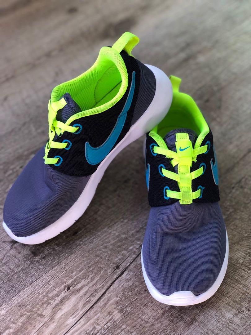 nike laceless shoes boys
