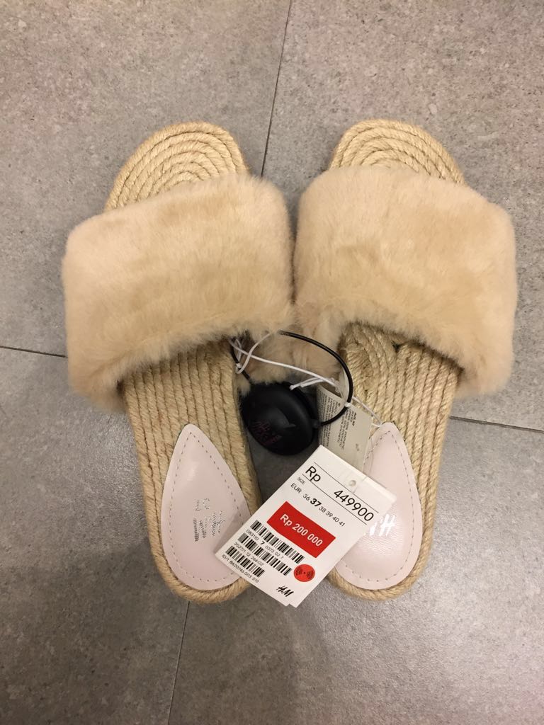 Sandal Bulu H M