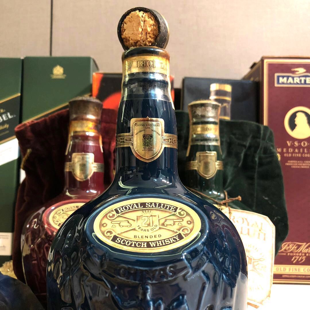 [1000ml] Chivas 21 Broken cork scotch whisky quite a pity, Food