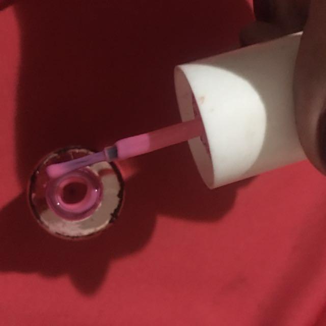 Benefit Posie Tint (Category: Makeup) located in Pasig City. Submitted by skydecluttering (Listing ID 116443408, Image 3). Description: Poppy pink tinted lip and cheek stain.