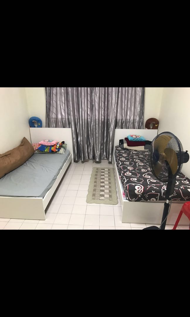 (Category: ) located in . Submitted by janlion (Listing ID 198746083, Image 1). Description: .
