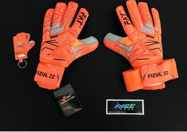 GOALKEEPER GLOVES FAT ALTUS Sports Equipment Sports Games