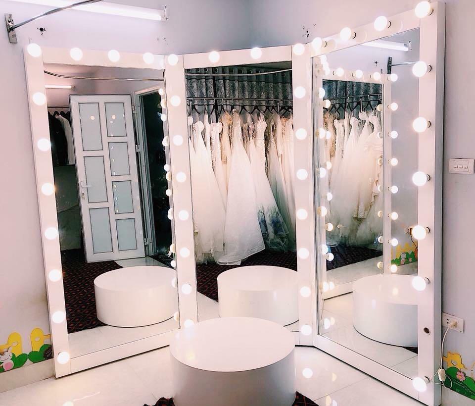 big vanity mirror with lights