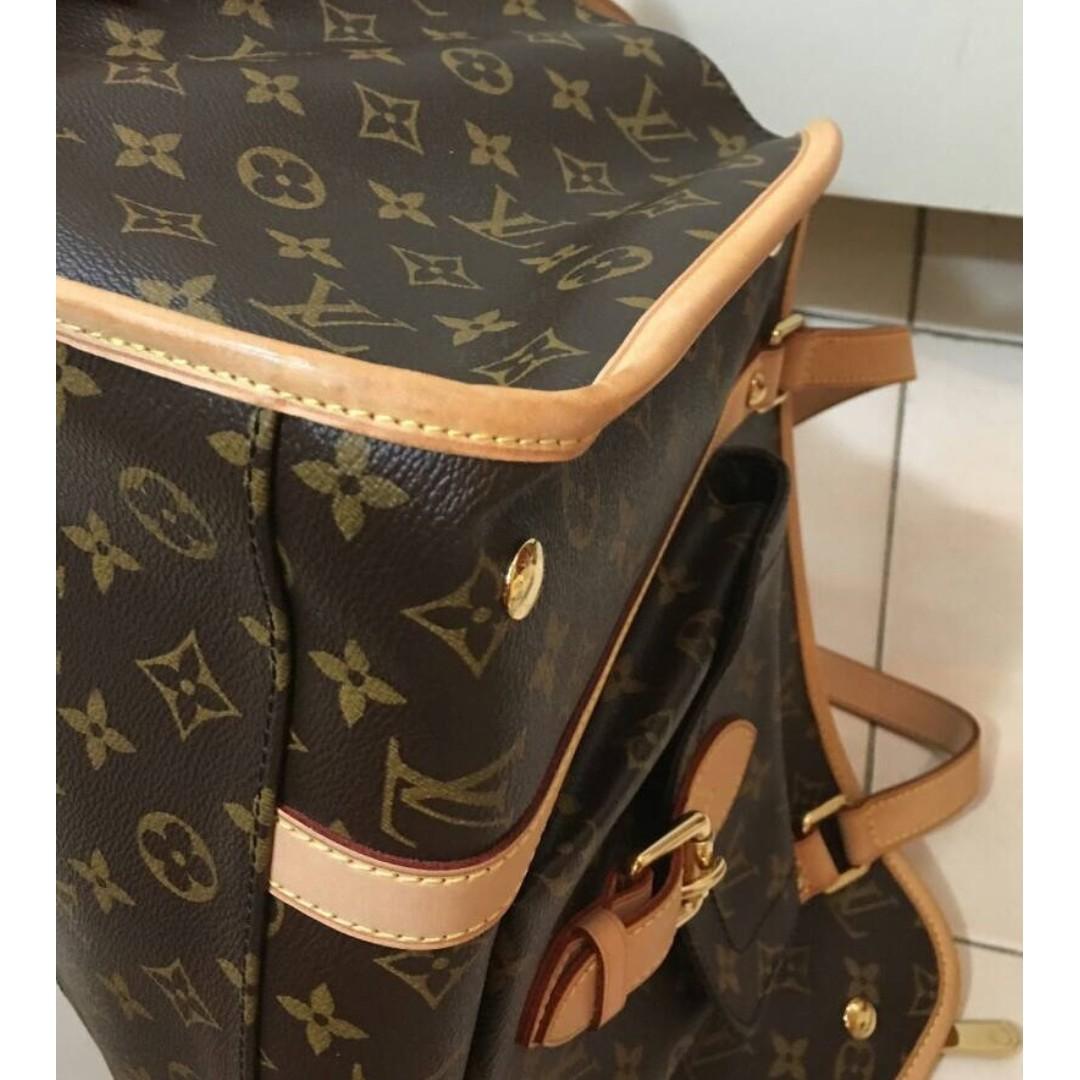 LOUIS VUITTON monogram sac baxter GM (pet carrier or casual bag), Barang  Mewah, Tas & Dompet di Carousell