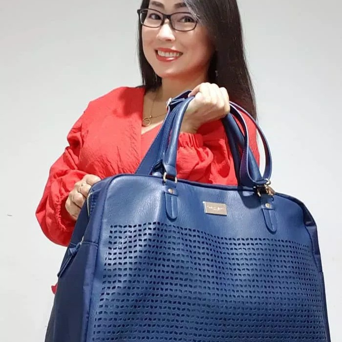 navy handbag oriflame