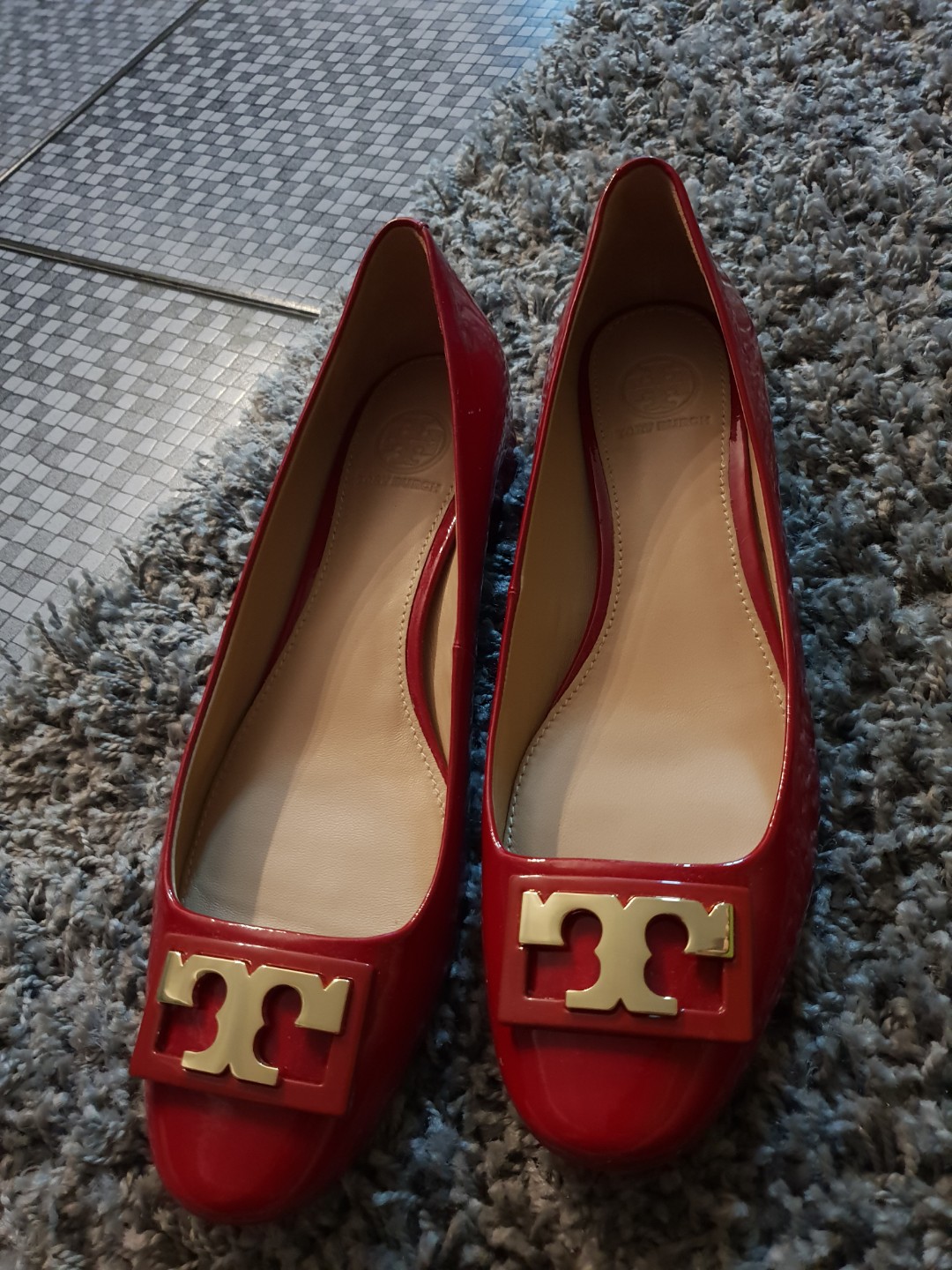Tory Burch S 140 Good As New Gigi Pump C Soft Patent Leather Size 8c Can Fit Size 39 Women S Fashion Footwear Flats On Carousell