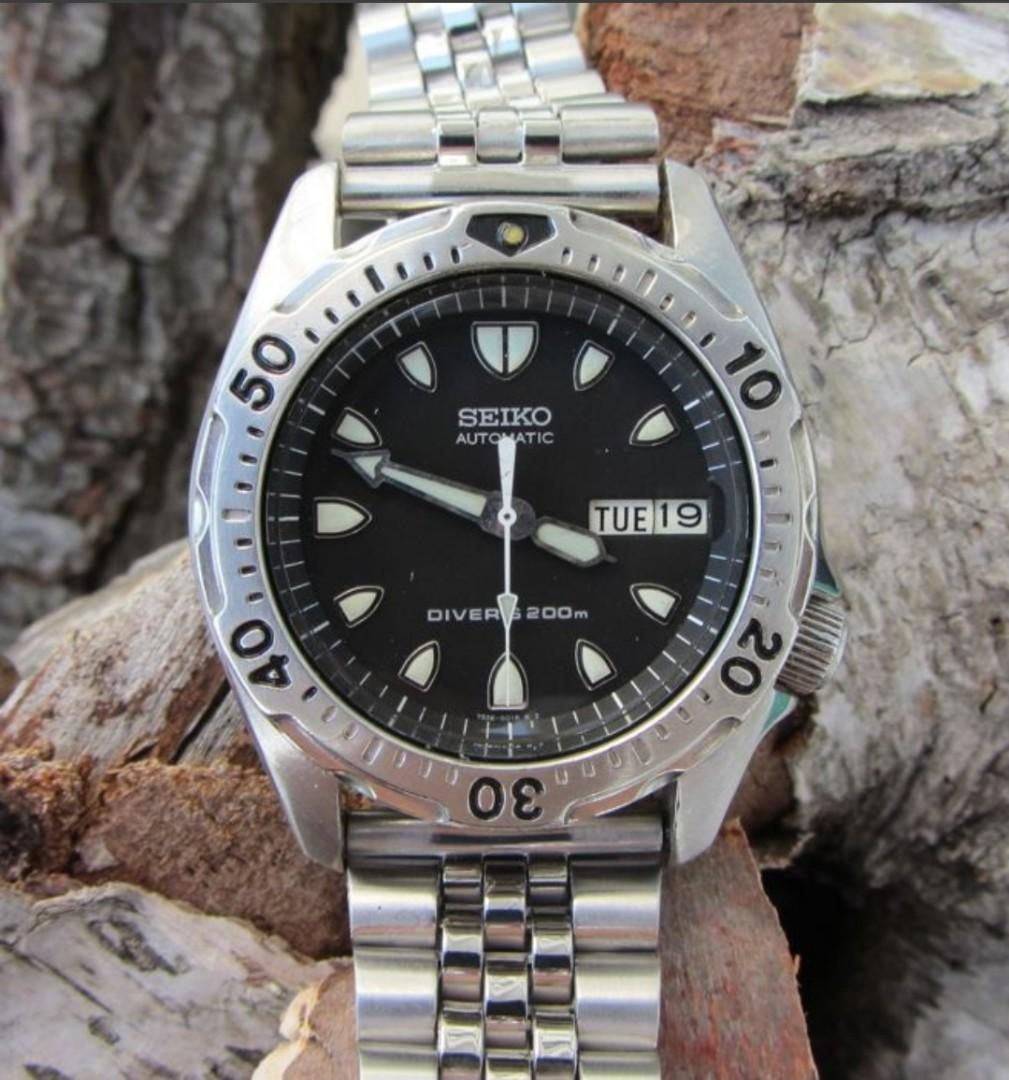 SOLD) Vintage SEIKO SKX001 7S26-0010 Watch, Women's Fashion, Watches &  Accessories, Watches on Carousell