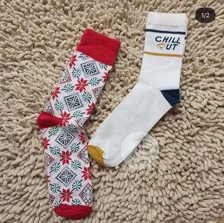 Kaos kaki panjang motif natal chill hut polos putih