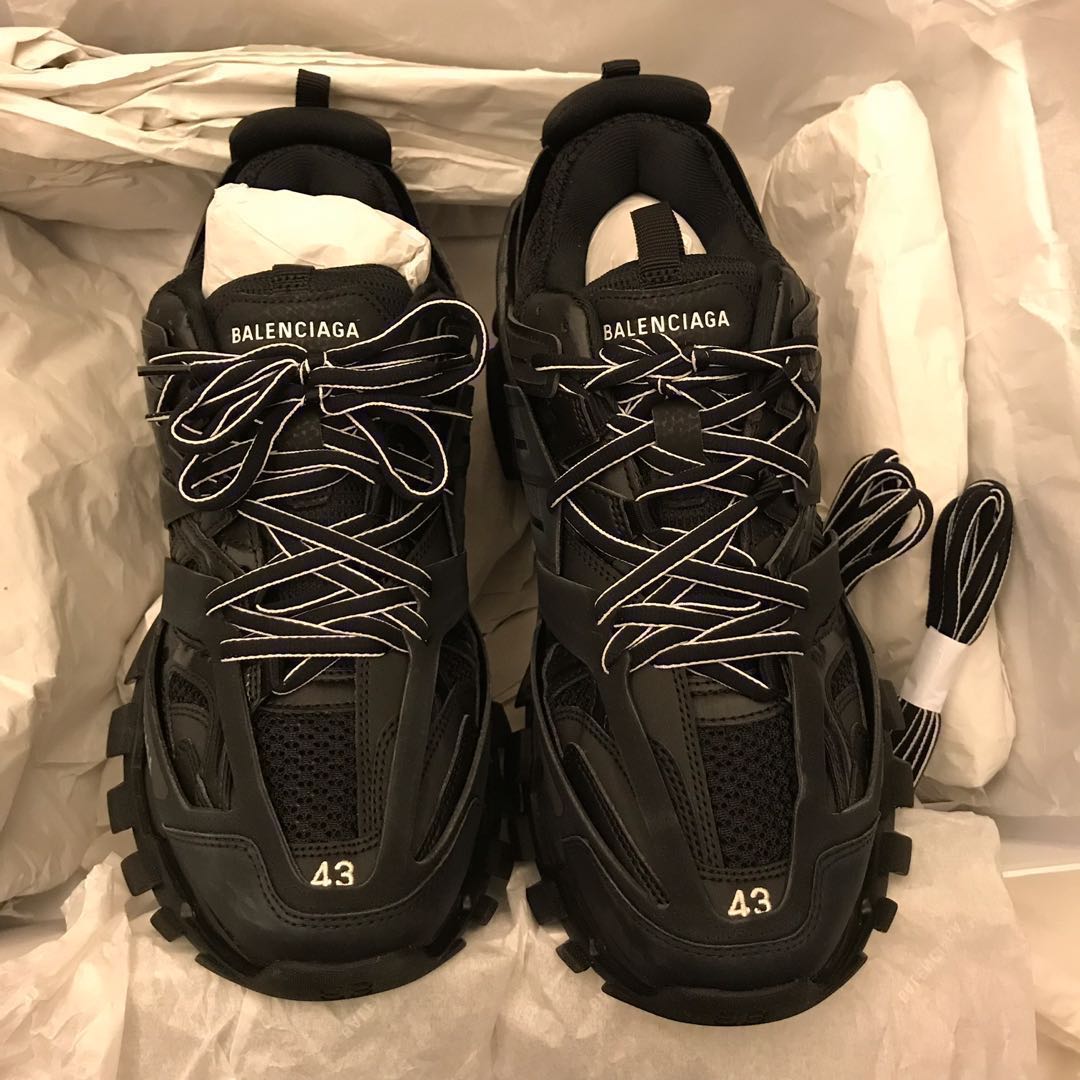 BALENCiAGA TRACK LED RETAiL PAiR COMPARiSON RESOURCE