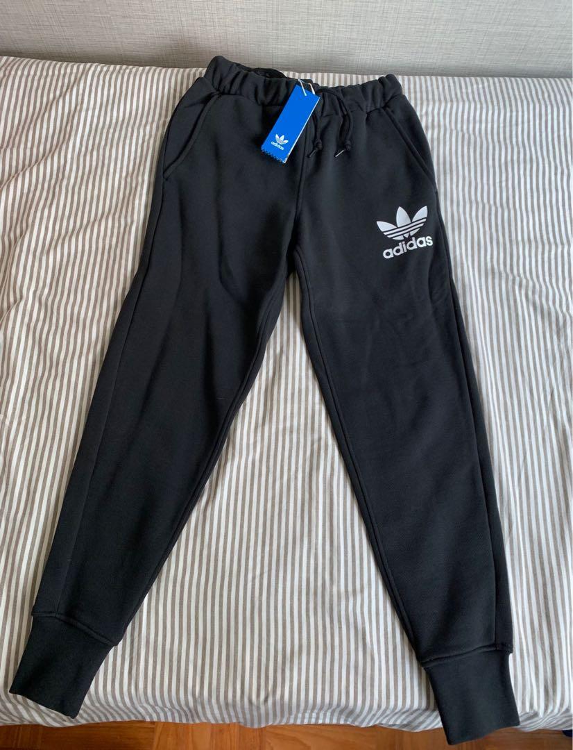 all black adidas joggers