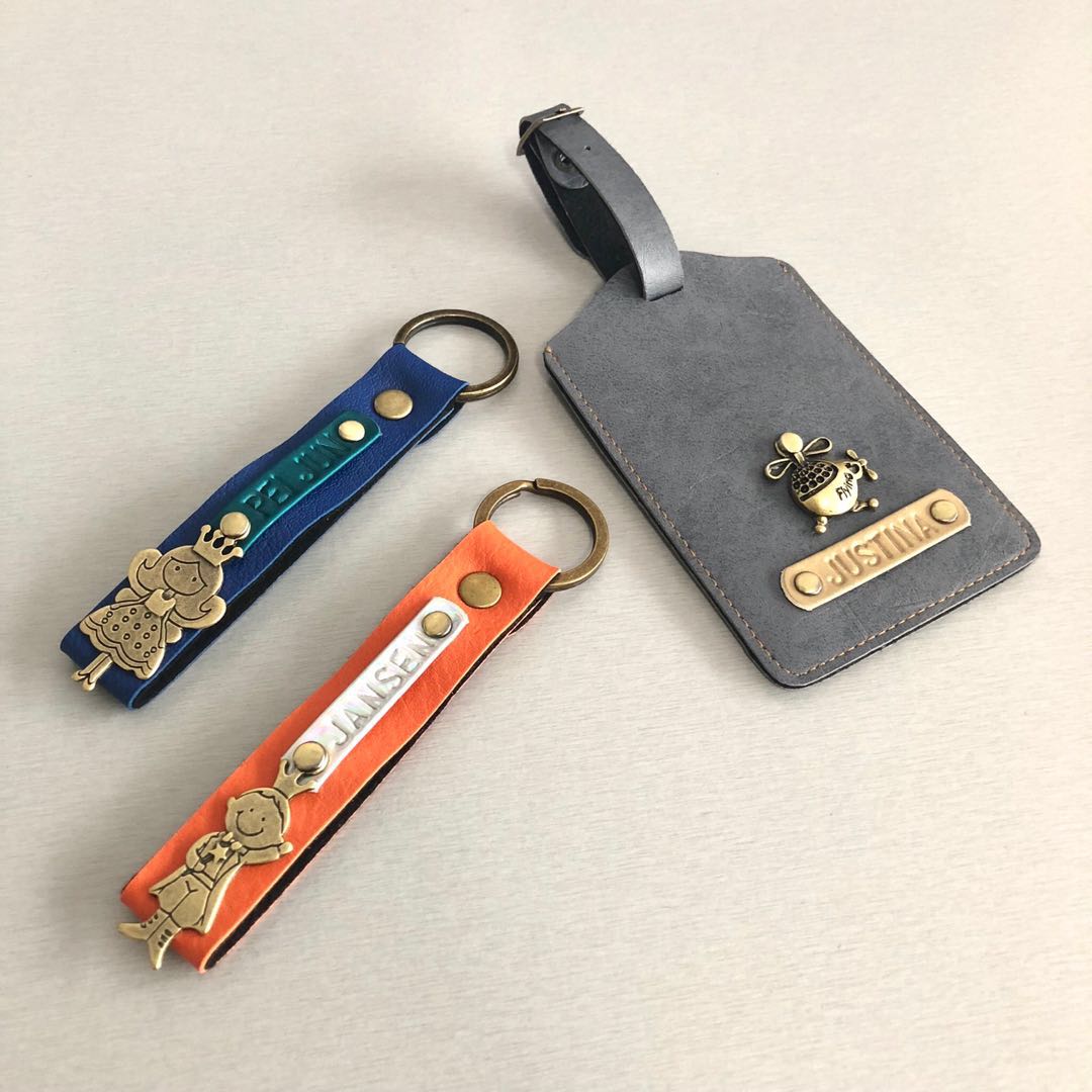CHRISTMAS GIFT GIFT IDEAS Leather Keychain Key Personalised Customised Office Passport Cover Gift Car Door Home