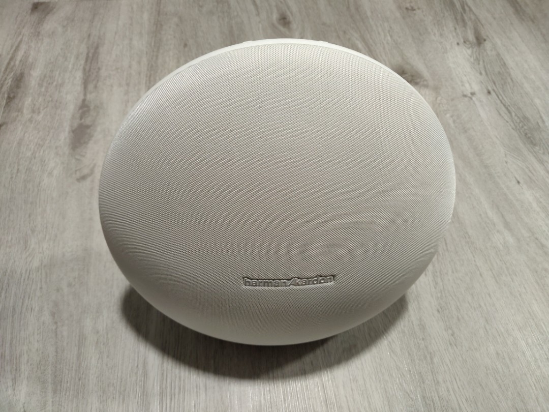 Harman Kardon Onyx Studio 4 Portable Bluetooth Speaker Electronics Audio On Carousell