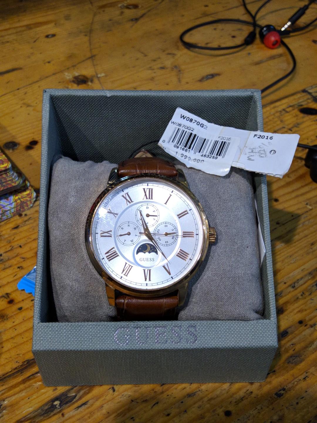 Guess w0870g2 deals