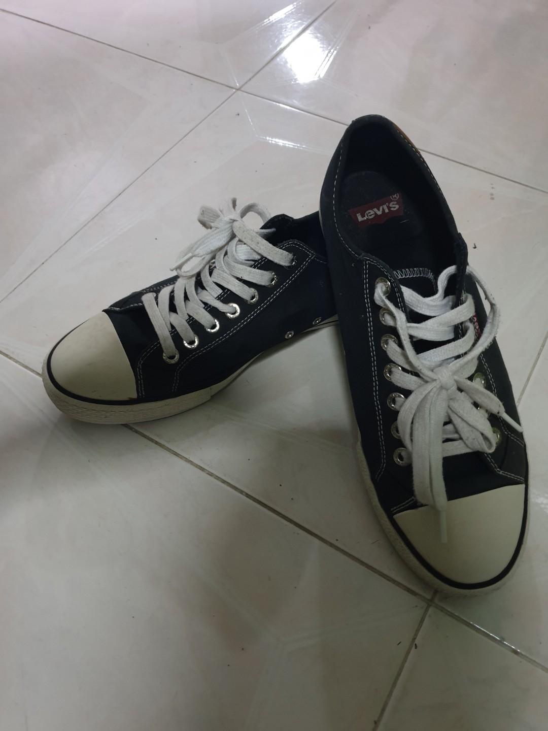 levi's converse shoes