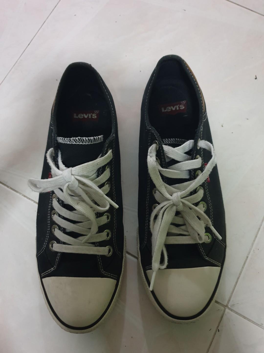 levi's converse shoes