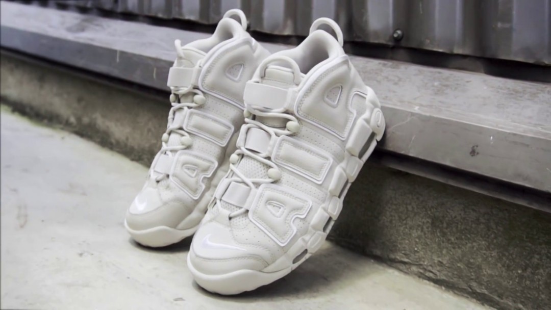 nike uptempo bone