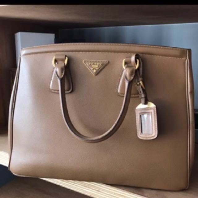 Saffiano leather handbag Prada Camel in Leather - 26425179