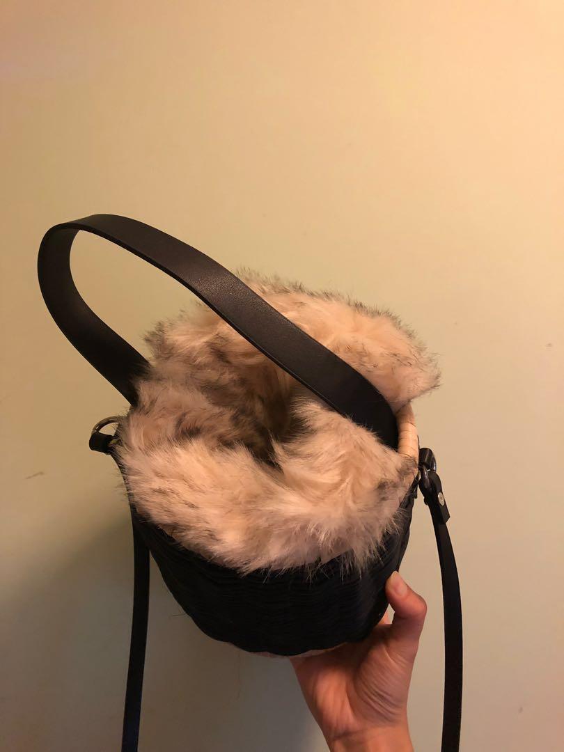 ZARA RATTAN BASKET BAG, 女裝, 手袋及銀包, 多用途袋 Carousell