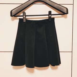 ZARA x 黑色裙子