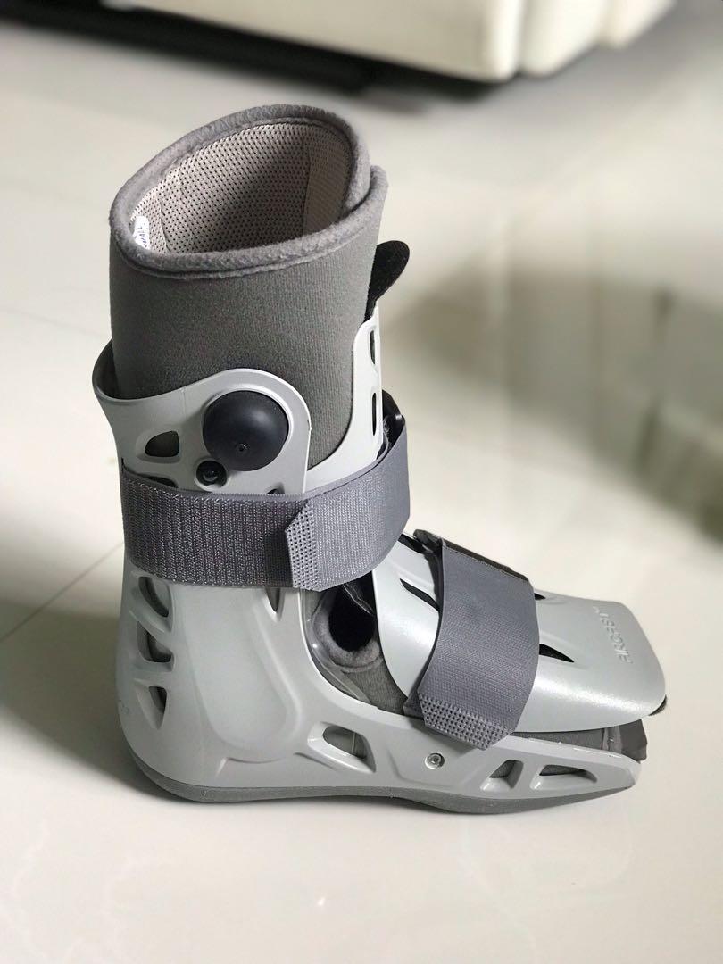 Aircast Airselect Short walking boot size Small, Health & Nutrition ...
