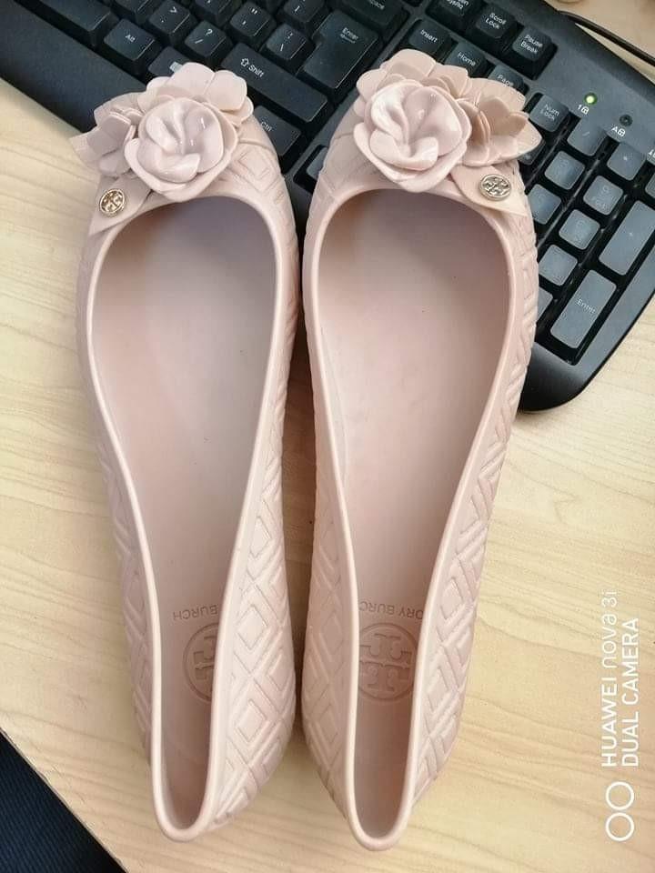 Authentic tory burch blossom jelly flats, Women's Fashion, Footwear, Flats  & Sandals on Carousell