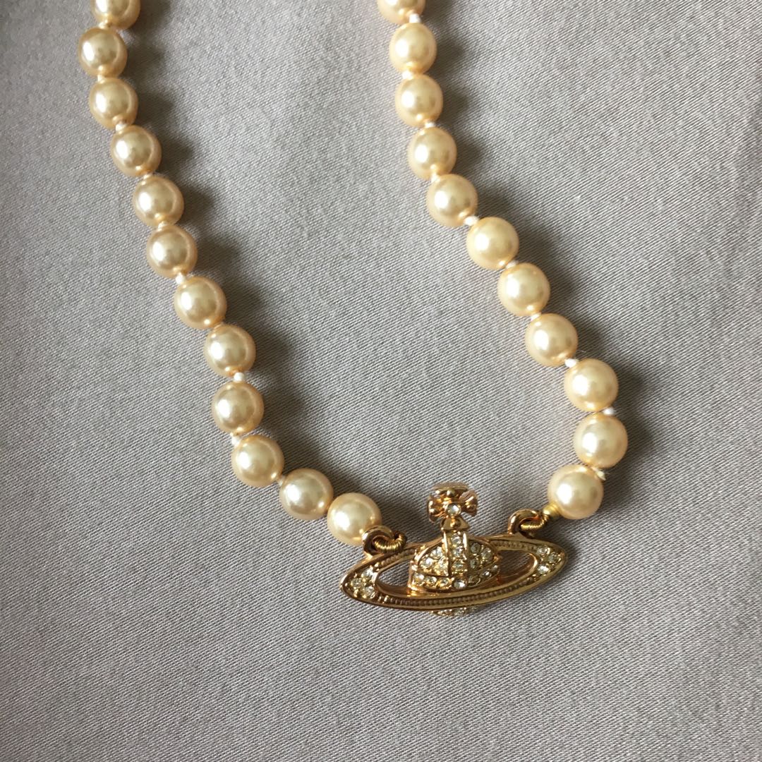 Vivienne westwood 2025 pearl necklace replica