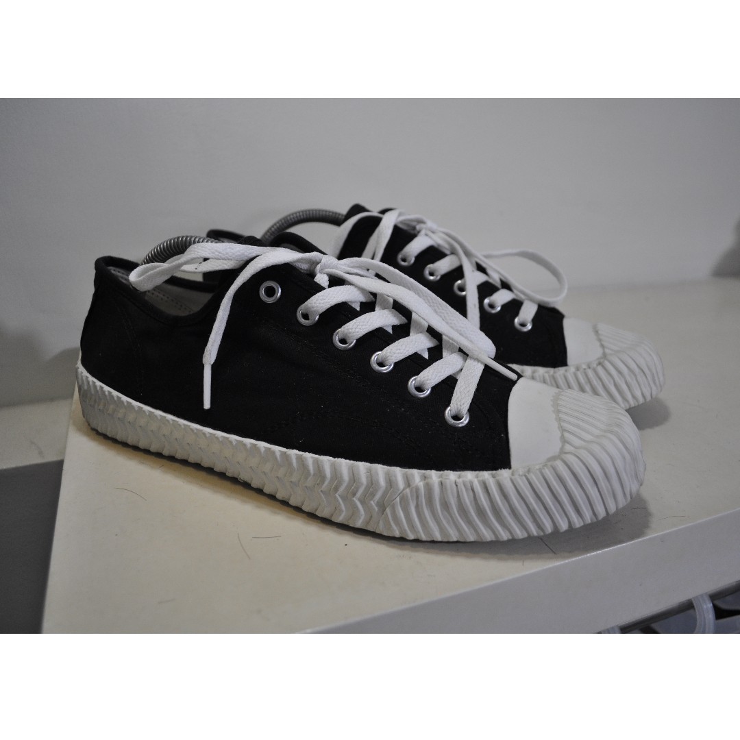 Boy London Sneakers Men s Fashion Footwear Sneakers on Carousell