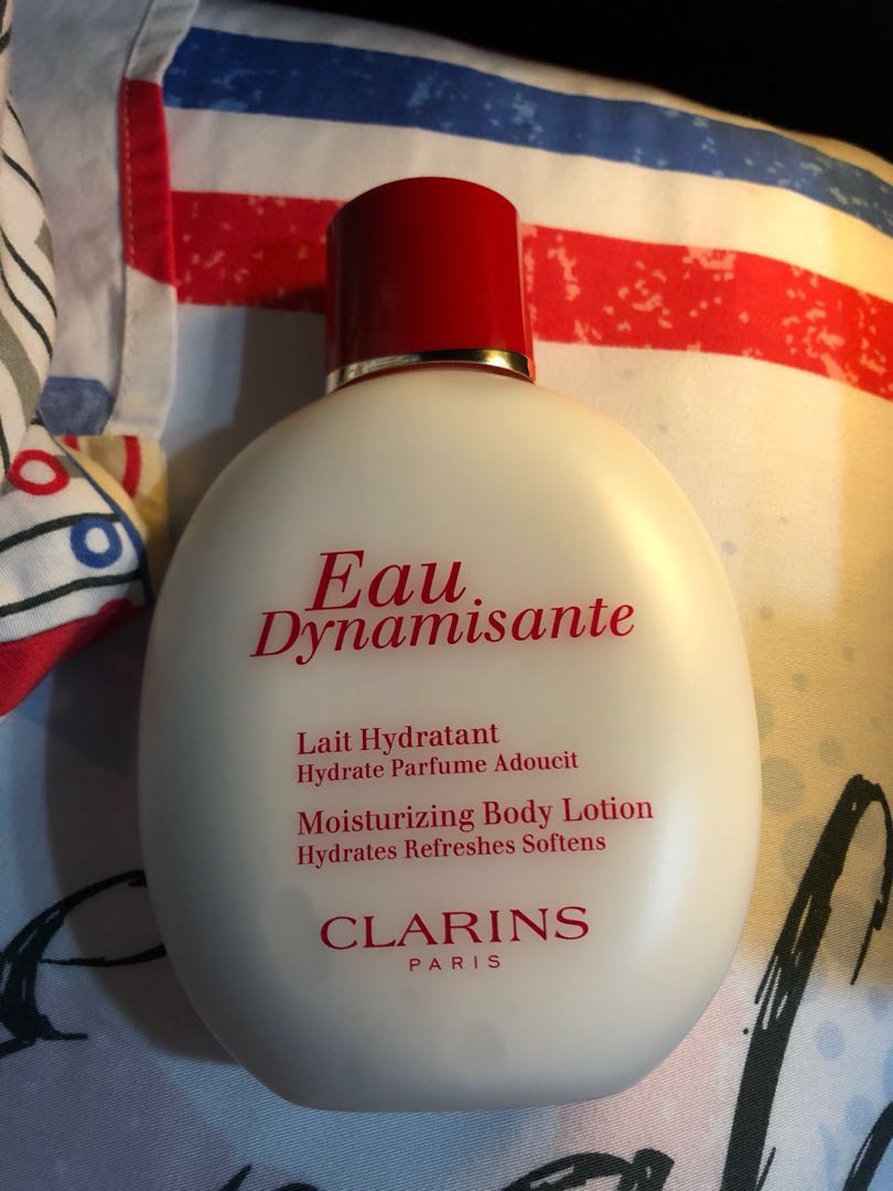 eau dynamisante moisturising body lotion