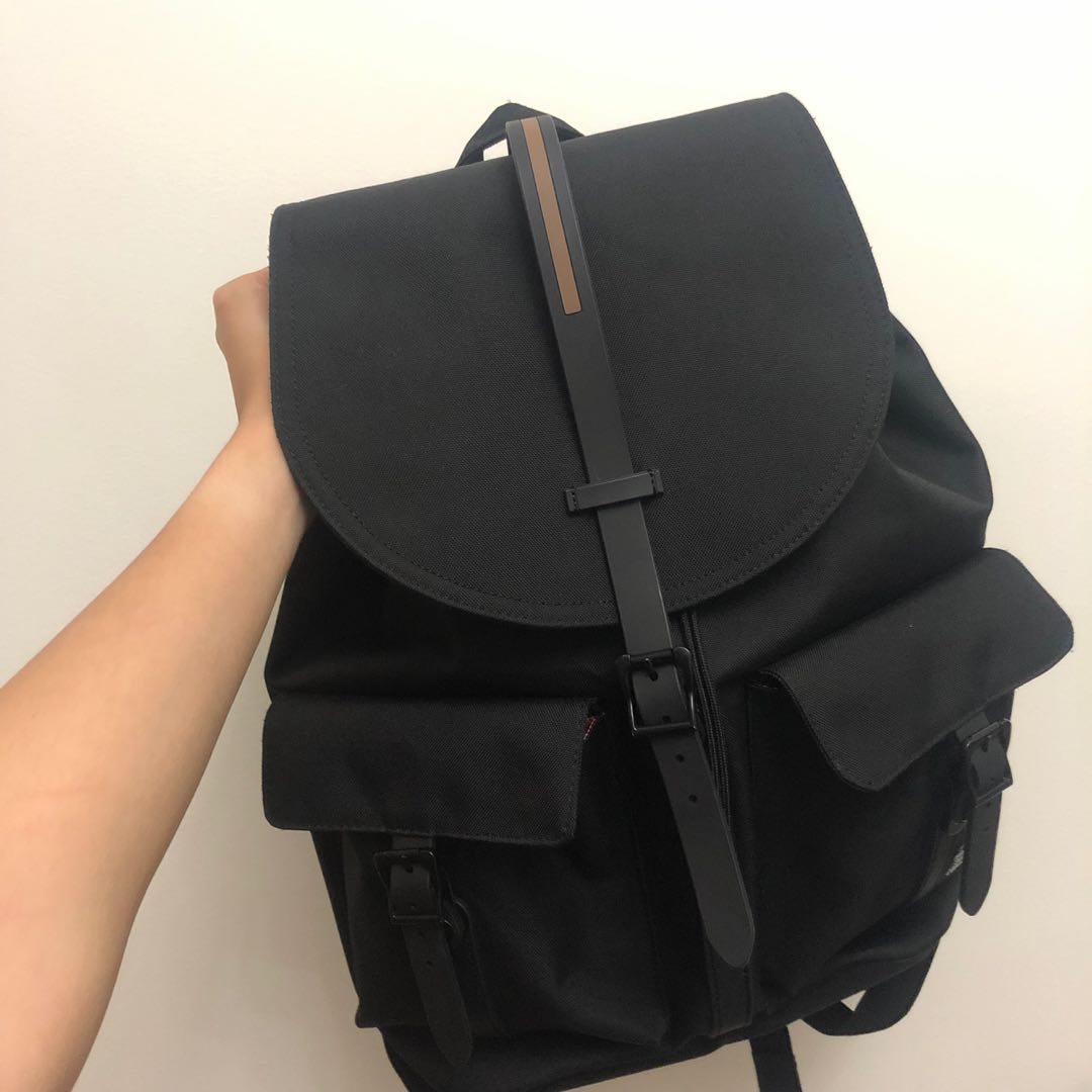 Herschel hot sale dawson black