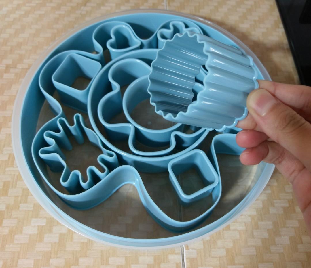 Ikea plastic cookie/pastry cutters set with box, Furniture & Home