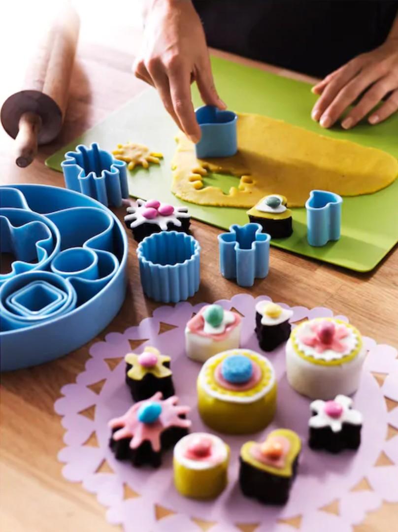 Ikea plastic cookie/pastry cutters set with box, Furniture & Home