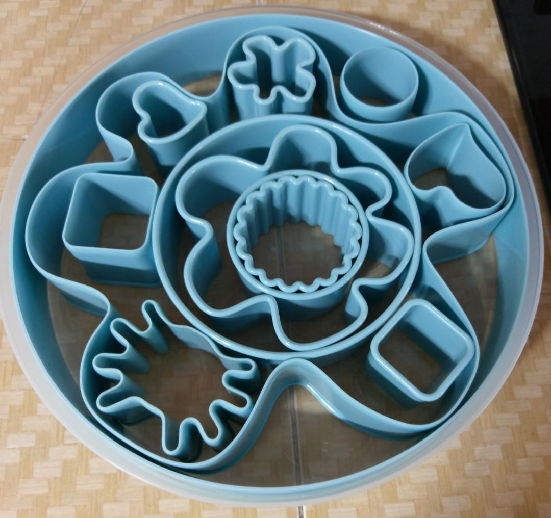 Ikea plastic cookie/pastry cutters set with box, Furniture & Home