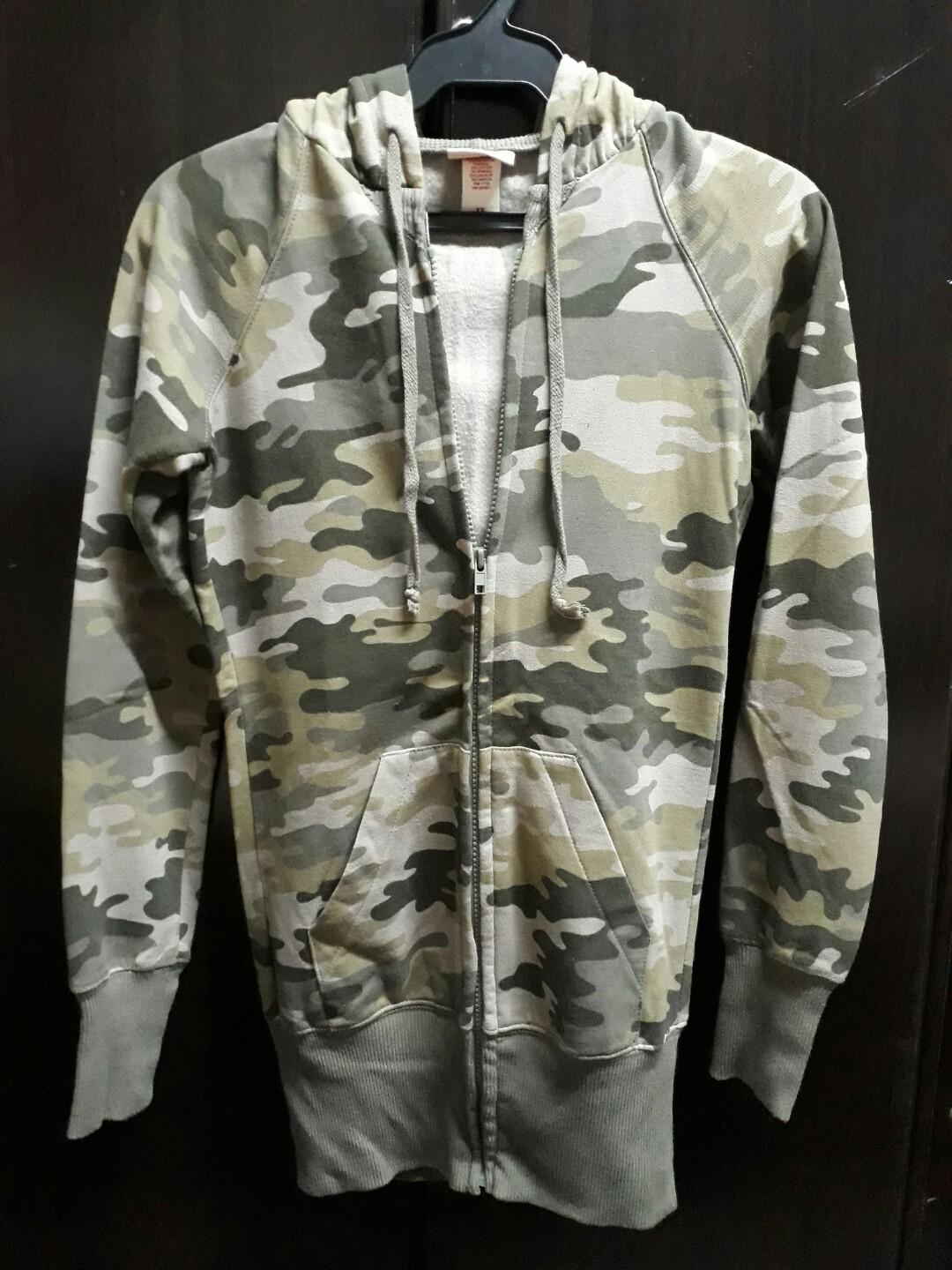 Mossimo camo jacket top