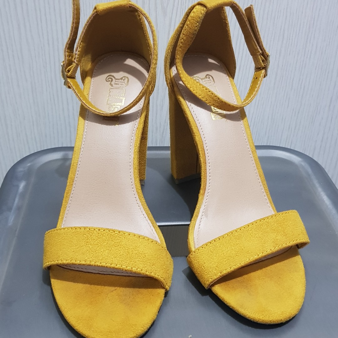 yellow sandals payless