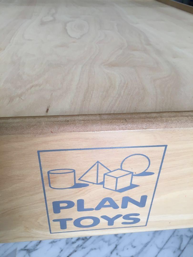 plan toys train table