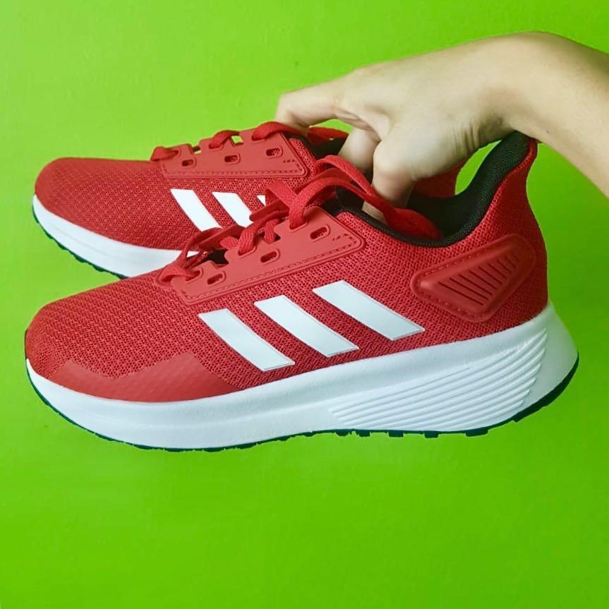 how much do adidas superstars weigh