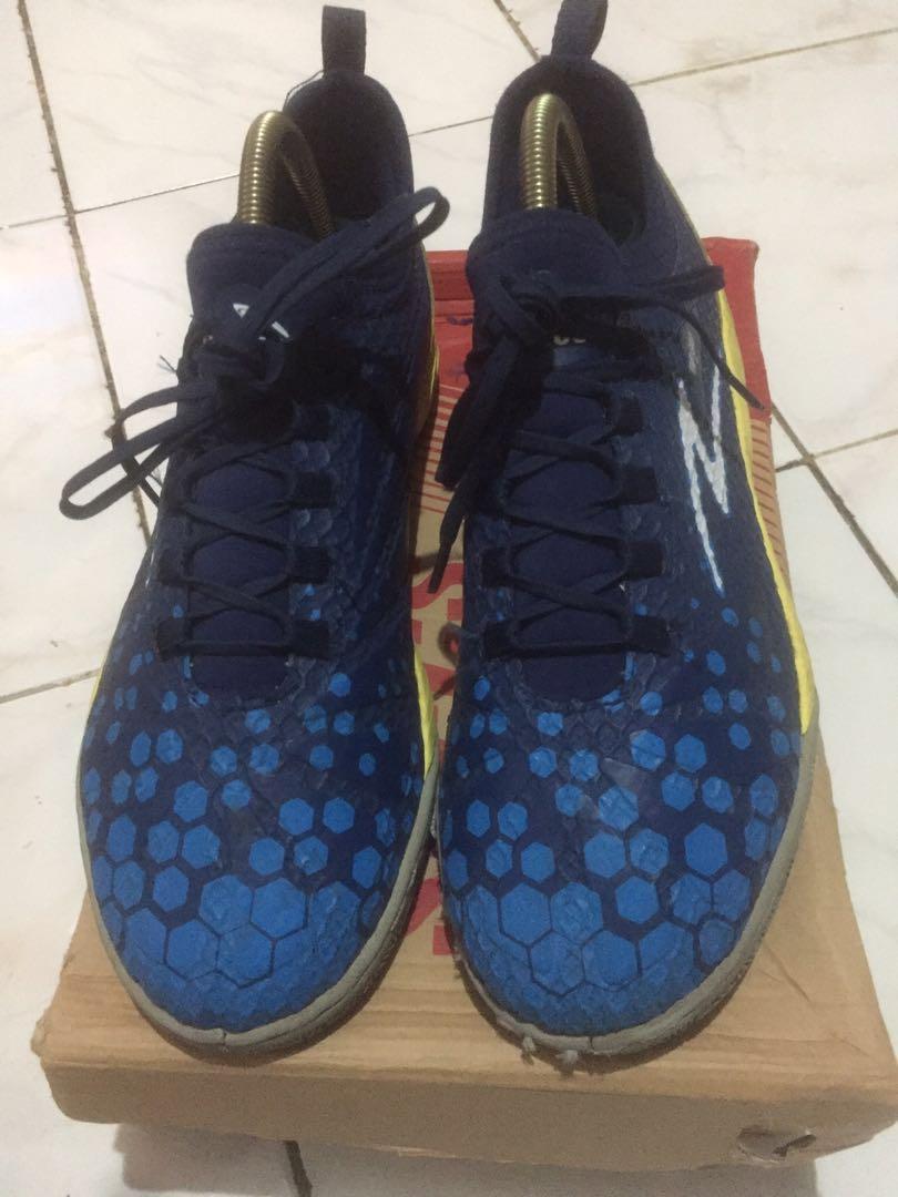 Sepatu Futsal Specs Metasala Knight Fesyen Pria Sepatu Lainnya Di Carousell