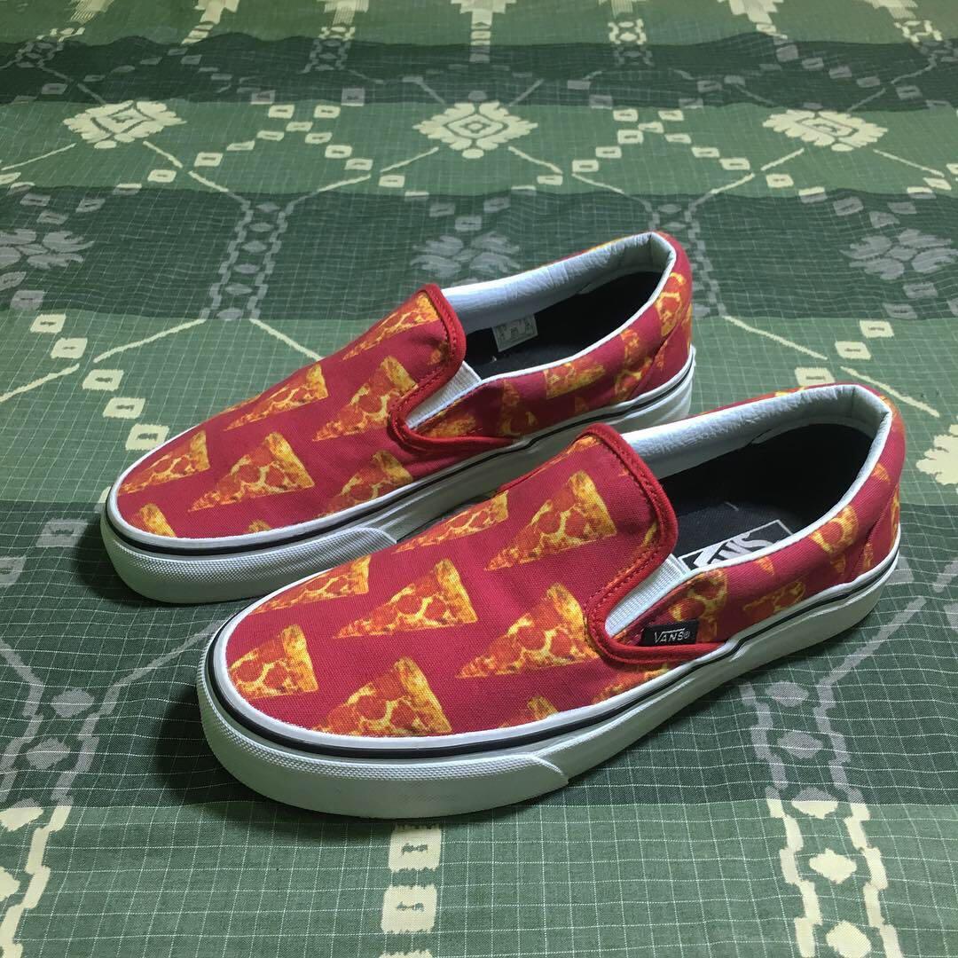 VANS SLIP ON X LATE NIGHT PIZZA Fesyen Pria Sepatu Sepatu