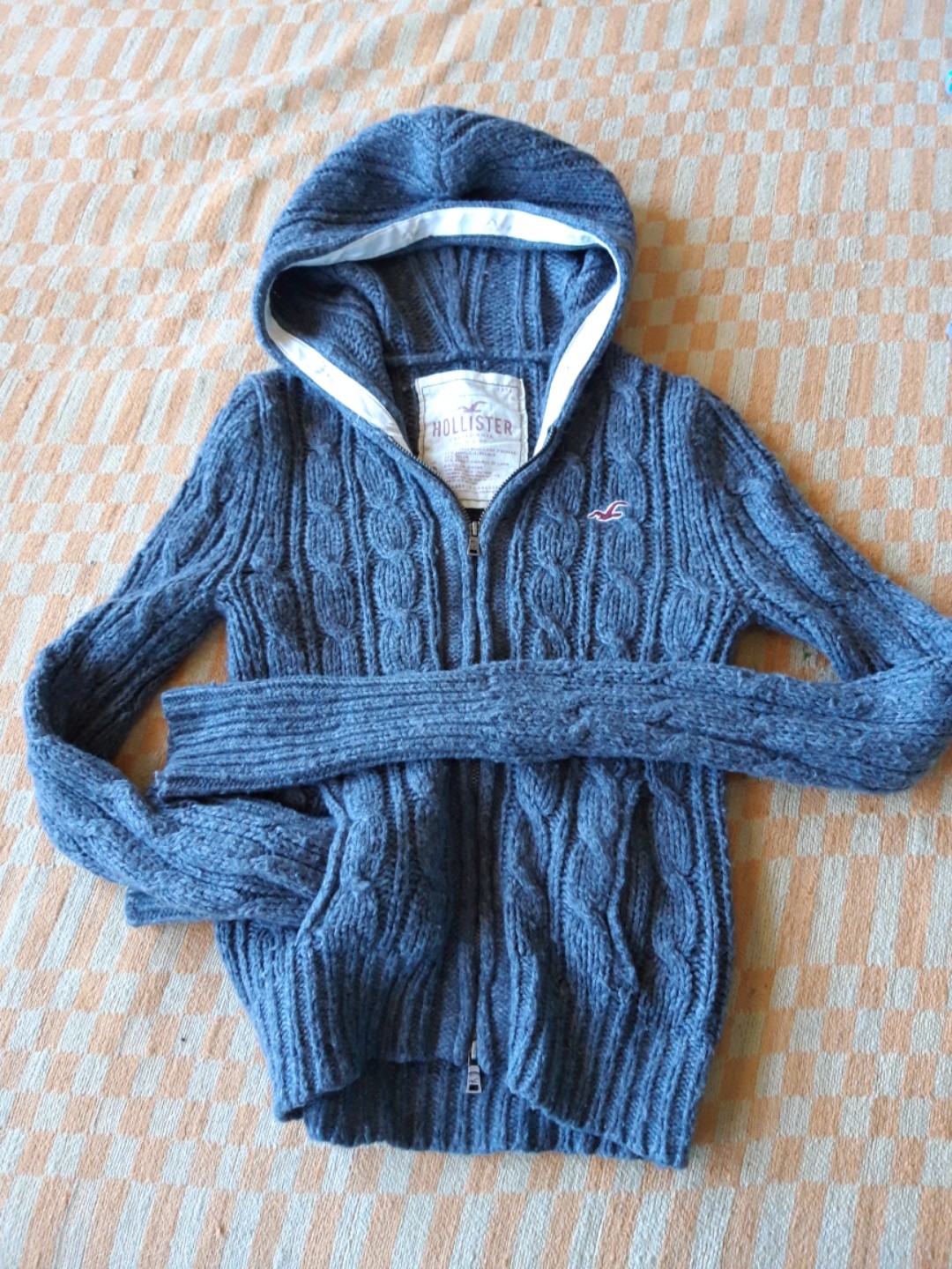 hollister knitted hoodie