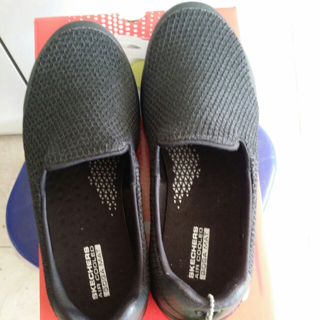 new black skechers