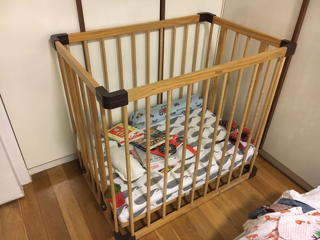 baby crib adjustable mattress height
