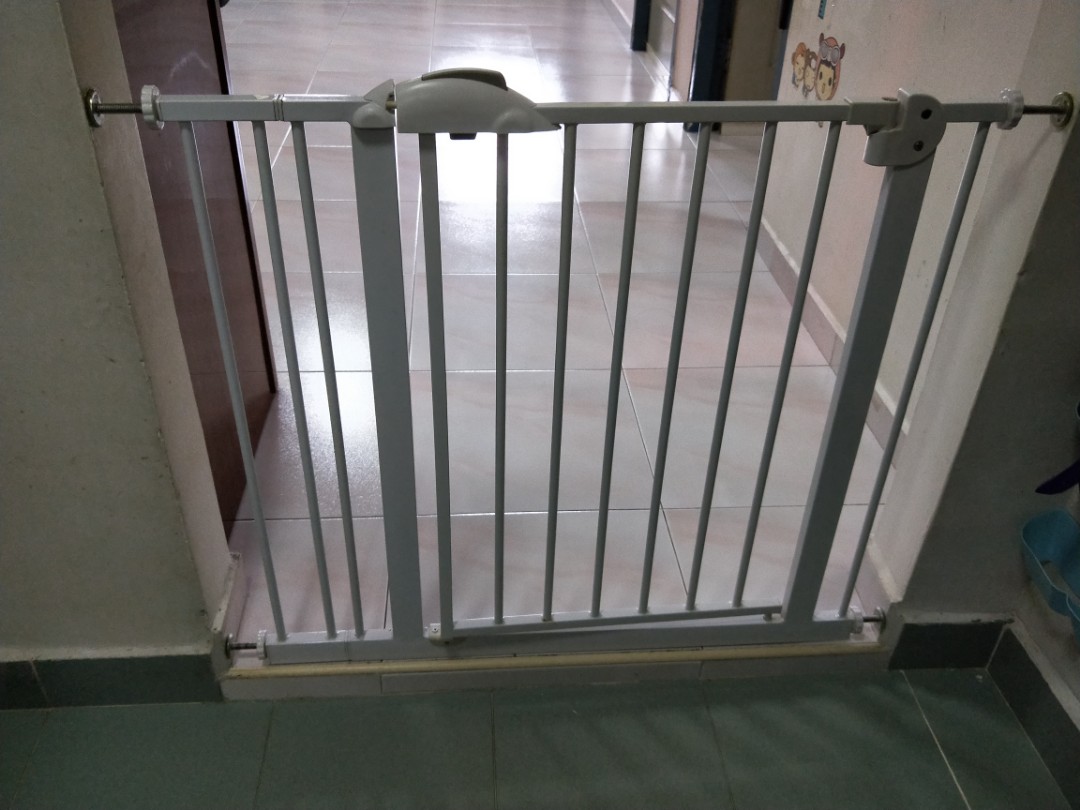 Babysafe Safety Gate, Babies & Kids, Cots & Cribs on Carousell