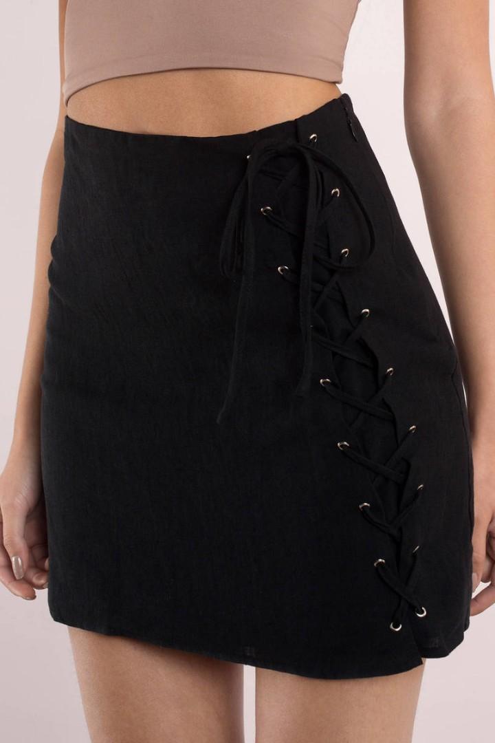 black lace up skirt outfit