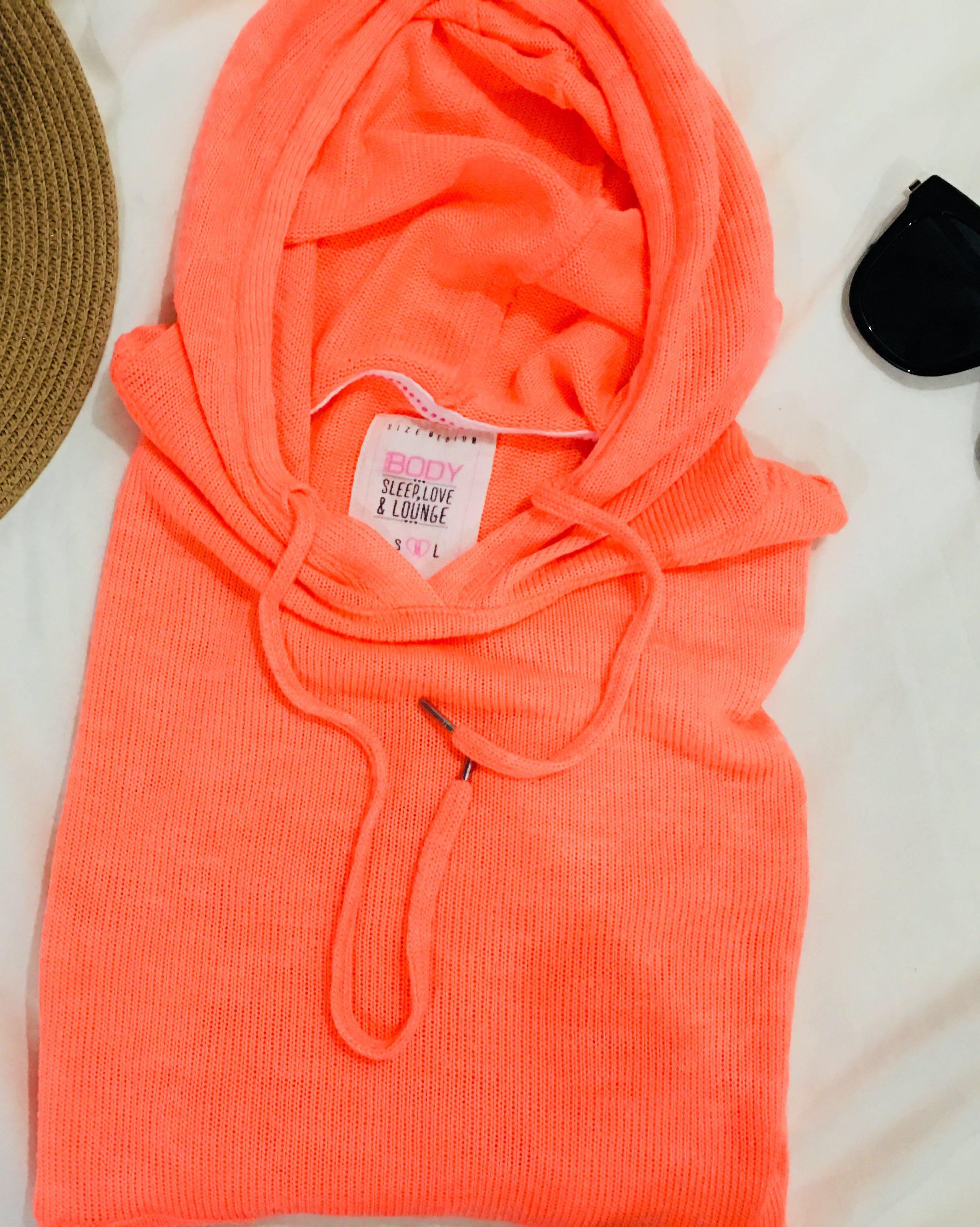 Cotton On Body Hooded Sweater (Category: Coats, Jackets and Outerwear) located in Taguig. Submitted by impulsivemoims (Listing ID 177935348, Image 3). Description: Authentic Cotton On Body Hooded Sweater Size: M on tag but can fit up to XL Bought in Singapore Used for running Condition: 10/10 RFS: decluttering. ✅discounts for multiple orders garagesale4 #carougsale #garagesale11.