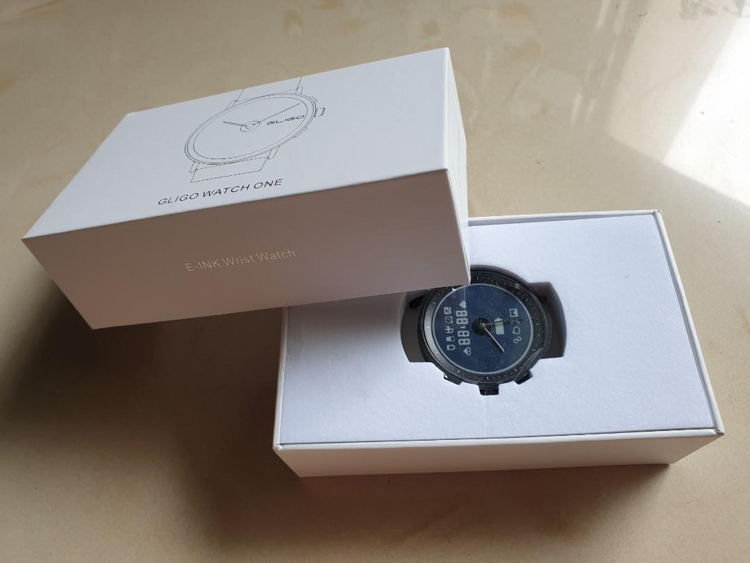 GLIGO SmartWatch with E Ink display Mobile Phones Gadgets